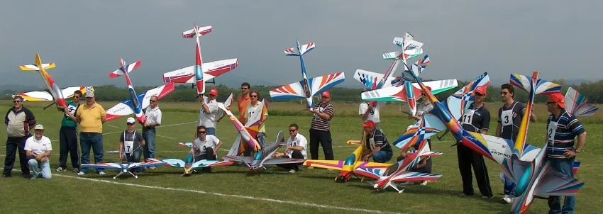 Foto di gruppo: 2° Trofeo Città di Cossato · F3A, 16–17 maggio 2009