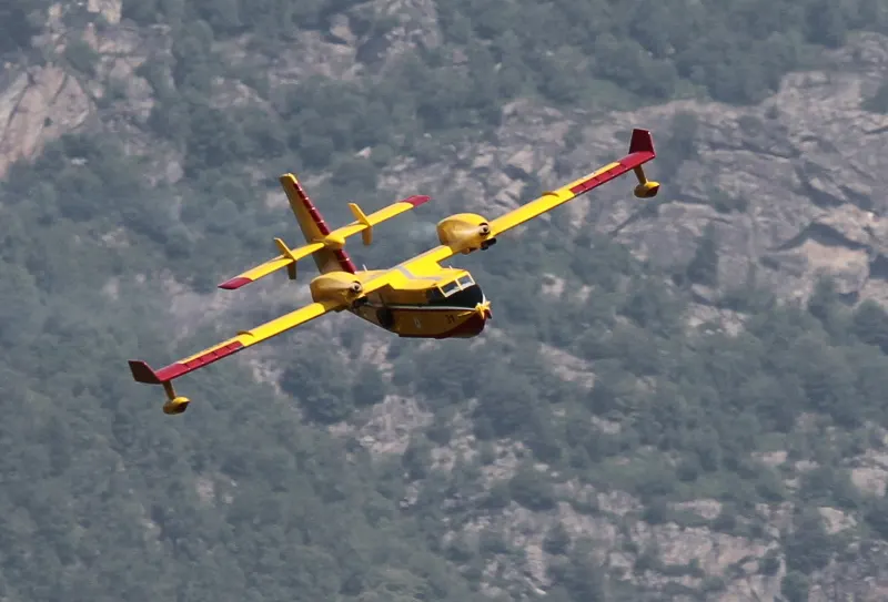 Canadair CL-415, di famiglia Rastello