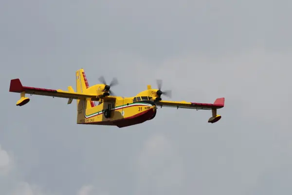 Canadair CL-415