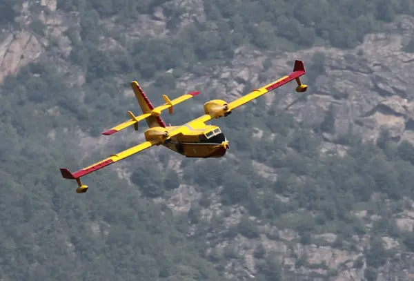 Canadair CL-415